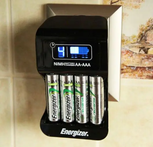 Test akumulatorków i nowej ładowarki Energizer Accu Recharge Intelligent (CHP42EU)
