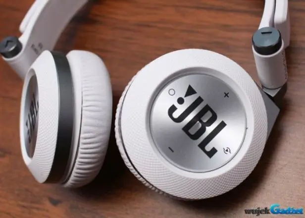 jbl_SYNCHROS_E40BT_4