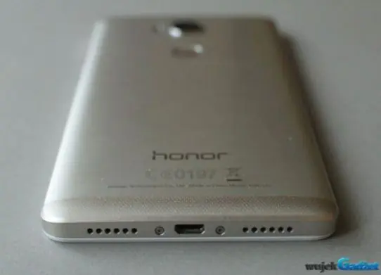 Honor_5X_9