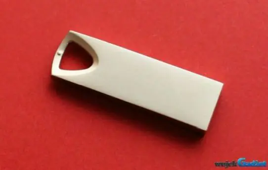 ADATA_UV210_USB_FLASH_DRIVE_32GB_4