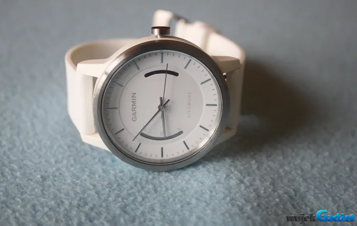 garmin_vivomove_4