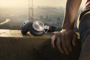 B&O PLAY przedstawia nowe słuchawki bezprzewodowe BEOPLAY H4: pokochaj muzykę na nowo
