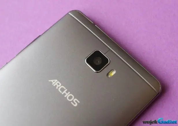 Archos_55_Cobalt_Plus_12