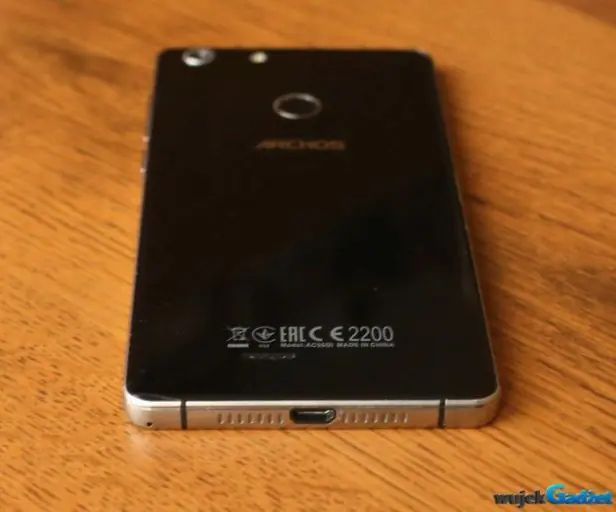 Archos_55_Diamond_Selfie_9