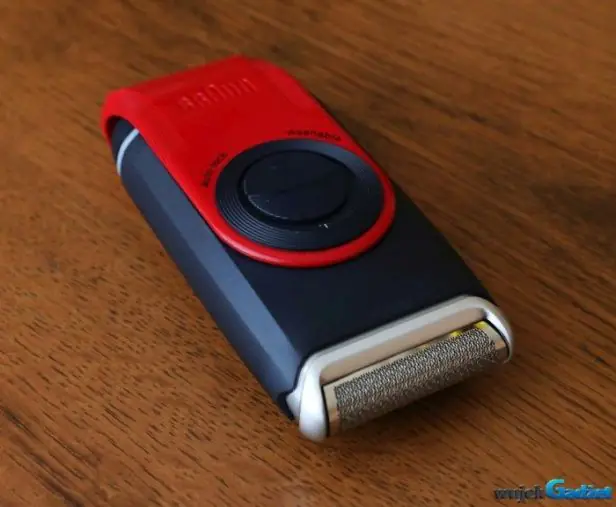 Braun_MobileShave_M-60r_10