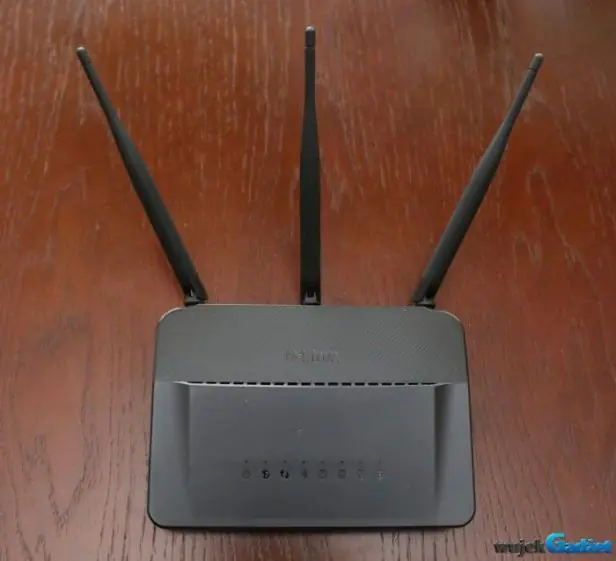 D-Link_DIR-809_4