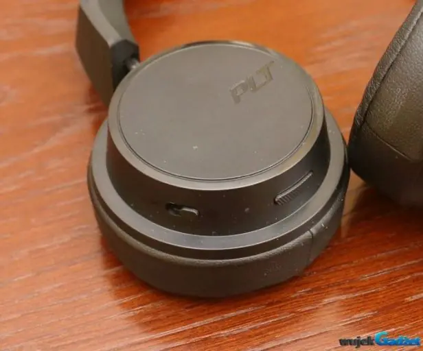 Plantronics_BacBeat_Fit_500_11