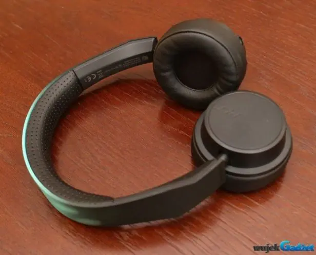 Plantronics_BacBeat_Fit_500_3