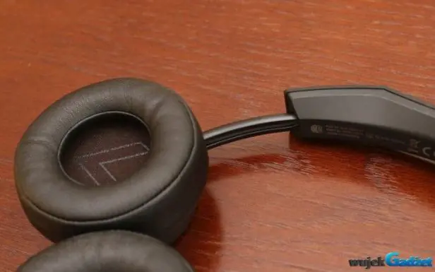 Plantronics_BacBeat_Fit_500_5