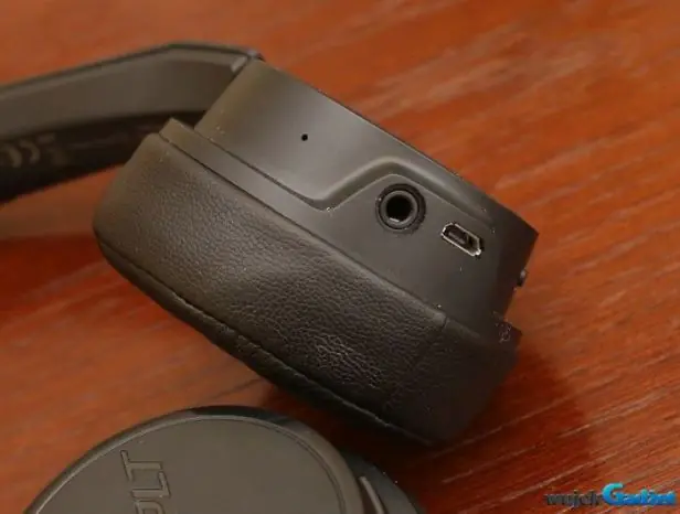 Plantronics_BacBeat_Fit_500_9