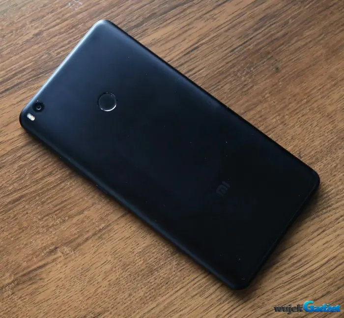 Xiaomi_Mi_Max_2_12