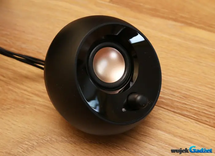Creative_Pebble_Plus_2