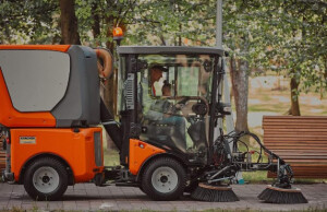 Ekomajówka w Oświęcimiu i maszyny komunalne Kärcher w niecodziennej roli