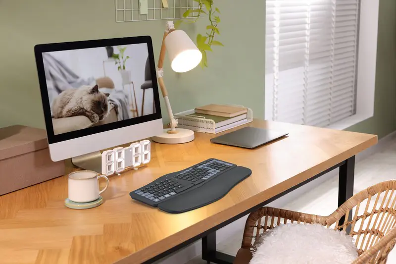 Nowa ergonomiczna klawiatura bezprzewodowa Hama WK-900 Ergo. Komfort pracy na nowym poziomie