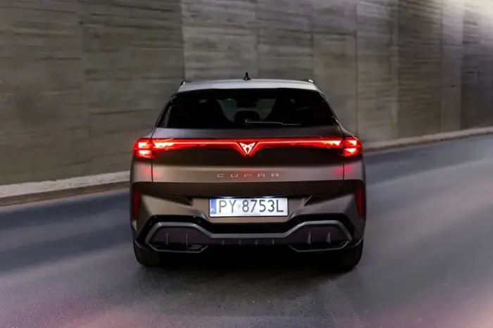 118 km na prądzie i 272 KM sportowych emocji. CUPRA Terramar e-HYBRID