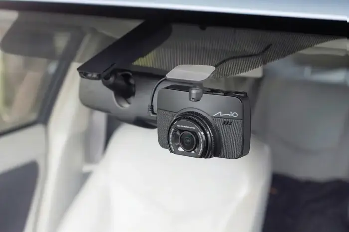 Nowość – Mio MiVue 945W: inteligentna ochrona pojazdu 24/7 i nagrania w jakości 4K Ultra HD