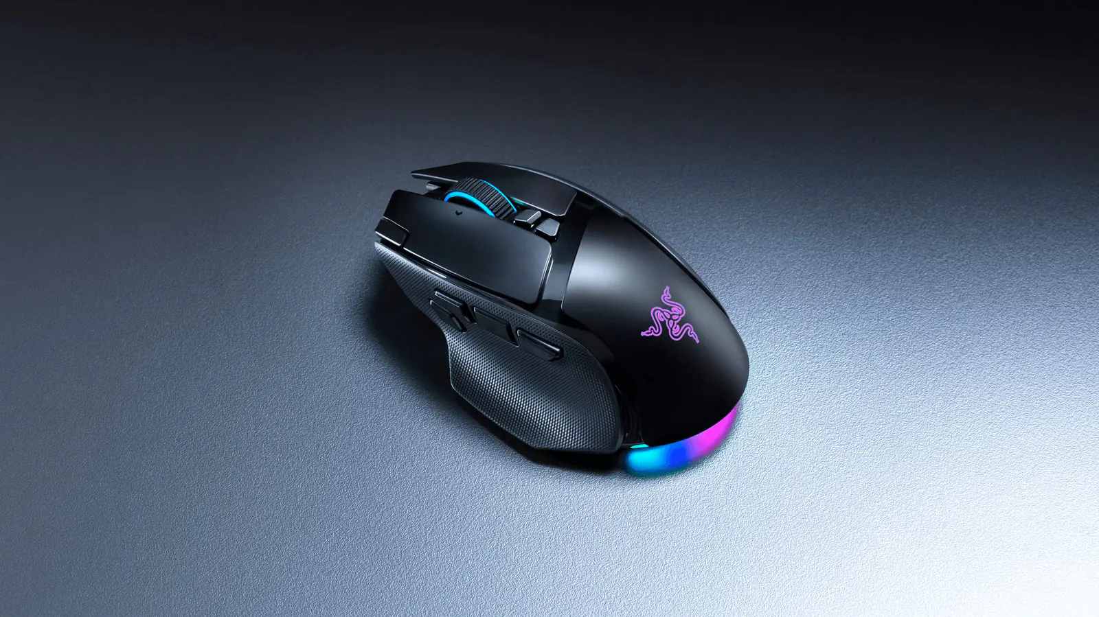 Twój nowy arsenał: Razer Basilisk V4 Pro debiutuje wraz ze stacją ładującą Mouse Dock V2 Pro